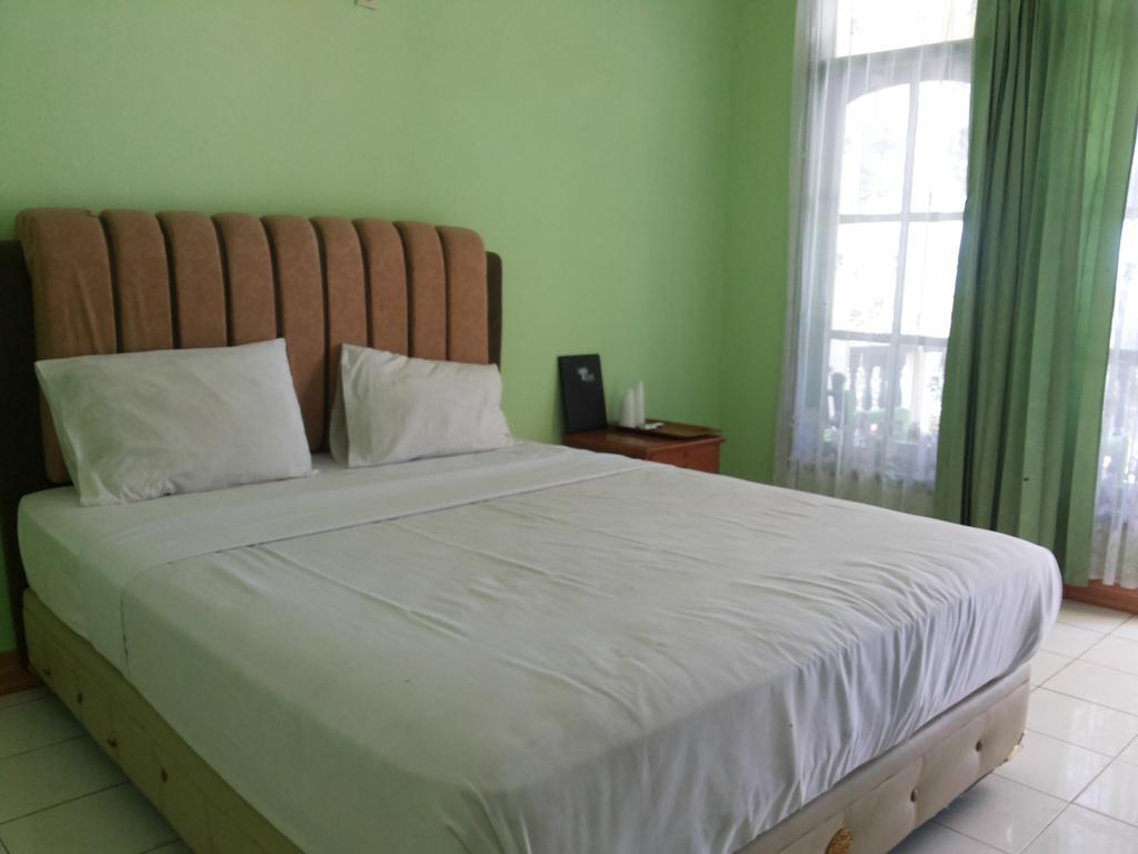 Pasir Putih Resort Bengkulu Exteriör bild